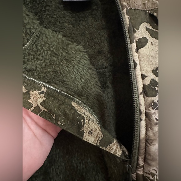 REALTREE pullover w/ 1/2 zip & chest pocket - Picture 7 of 8